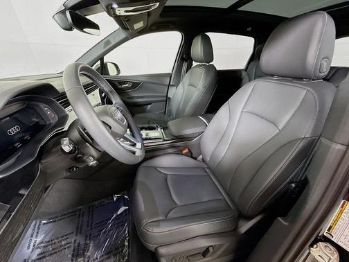 2025 Audi Q7 55 Premium Plus