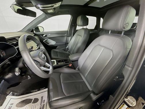 2024 Audi Q3 Premium 45 TFSI S line quattro Tiptronic