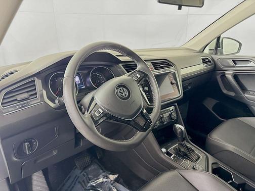 Pure White 2021 Volkswagen Tiguan 2.0T SE 4MOTION