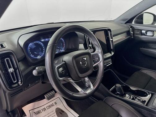 2021 Volvo XC40 T5 R-Design