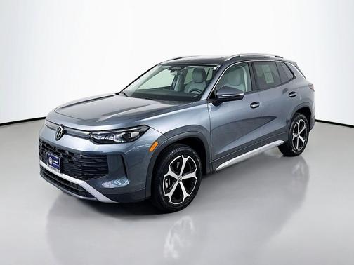 Platinum Gray Metallic 2025 Volkswagen Tiguan 2.0T SE 4MOTION