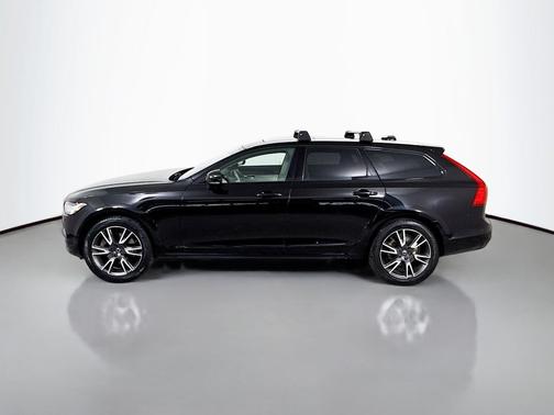 2018 Volvo V90 Cross Country T6