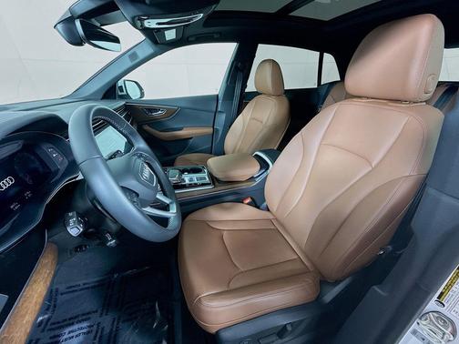 2025 Audi Q8 55 Premium Plus