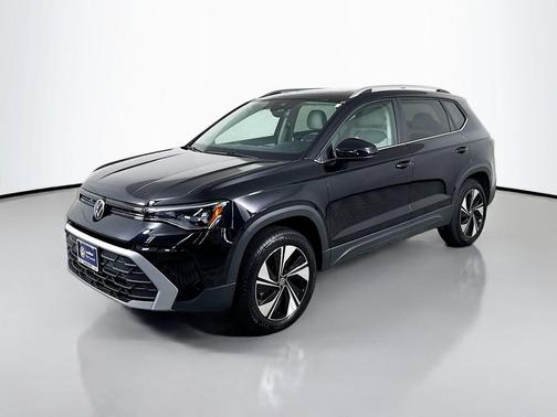 Deep Black Pearl 2025 Volkswagen Taos 1.5T SE