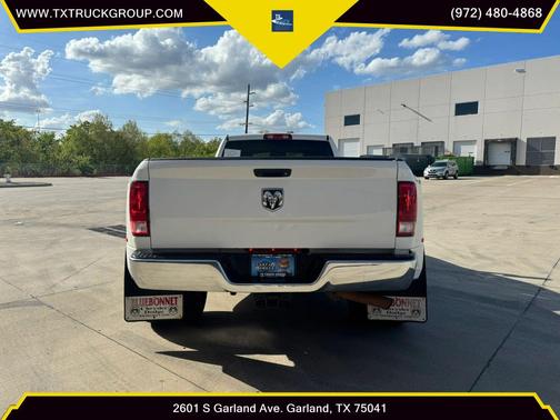 Bright White Clearcoat 2018 RAM 3500 Tradesman Regular Cab 4x2 8' Box