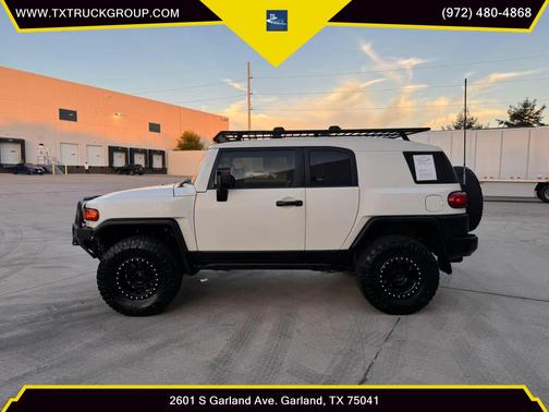 2014 Toyota FJ Cruiser Base