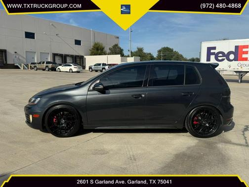 Deep Black Pearl Metallic 2013 Volkswagen GTI 4-Door