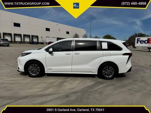 2021 Toyota Sienna LE