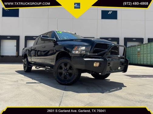 Brilliant Black Crystal Pearlcoat 2015 RAM 2500 Lone Star