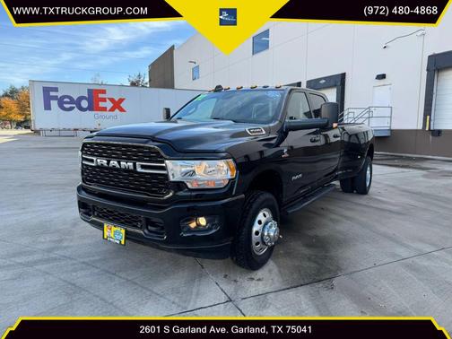 2022 RAM 3500 Big Horn Crew Cab 4x4 8' Box