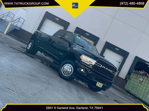 2022 RAM 3500 Big Horn Crew Cab 4x4 8' Box