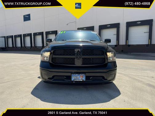 Diamond Black Crystal Pearlcoat 2021 RAM 1500 Tradesman