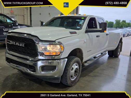 Bright White Clearcoat 2021 RAM 3500 Tradesman Crew Cab 4x4 8' Box