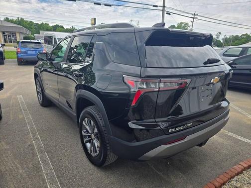 Mosaic Black Metallic 2025 Chevrolet Equinox 1LT