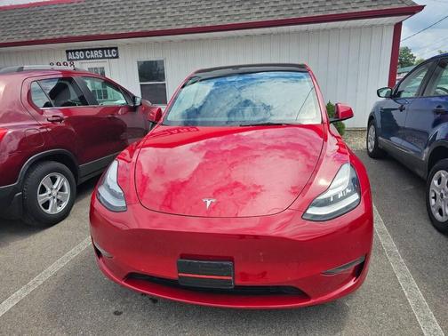 2022 Tesla Model Y Long Range Dual Motor All-Wheel Drive
