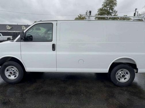 2025 GMC Savana 2500 Work Van