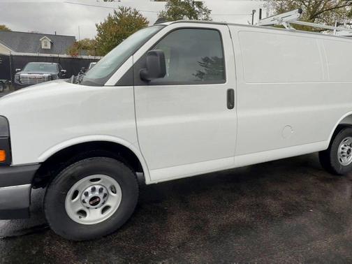 2025 GMC Savana 2500 Work Van