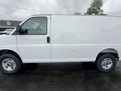 2025 GMC Savana 2500 Work Van