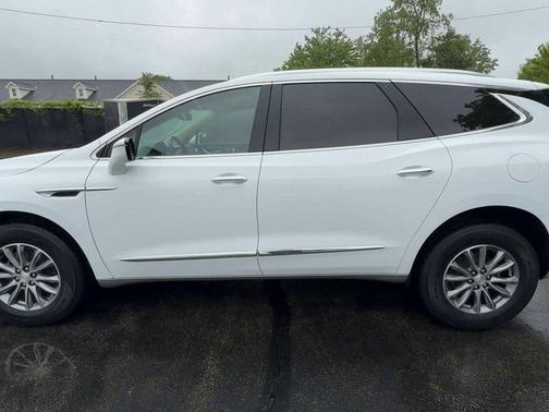 2022 Buick Enclave Essence