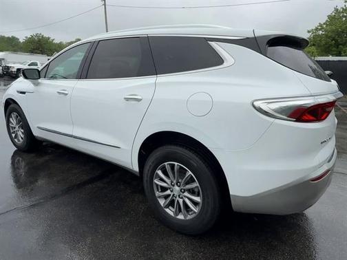 2022 Buick Enclave Essence