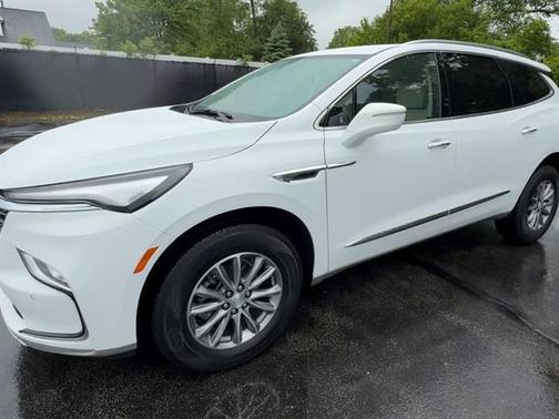 2022 Buick Enclave Essence