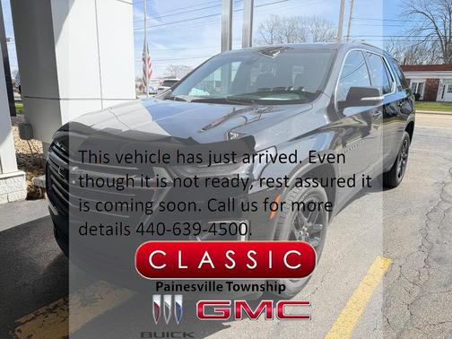 Black 2023 Chevrolet Traverse LT Cloth