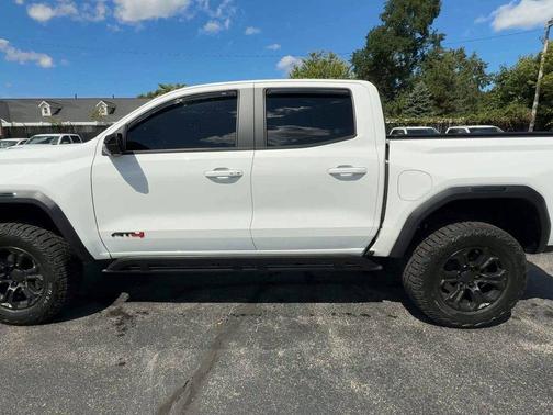 2024 GMC Canyon AT4