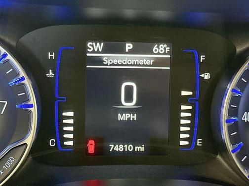 2022 Chrysler Voyager LX