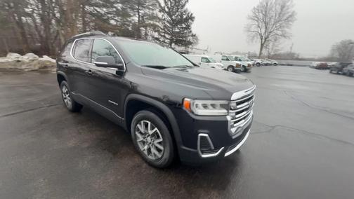 Black 2022 GMC Acadia SLE