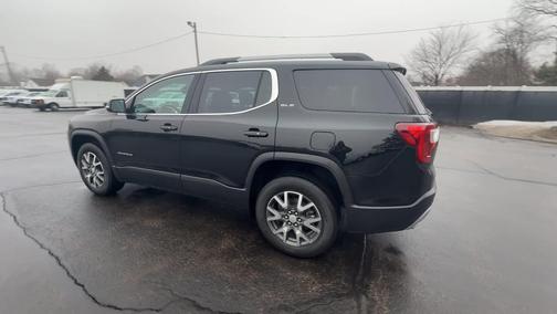 Black 2022 GMC Acadia SLE