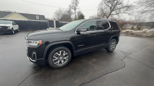 Black 2022 GMC Acadia SLE