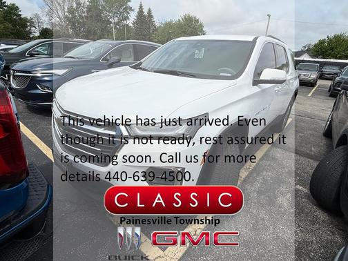 White 2023 Chevrolet Traverse LT Leather