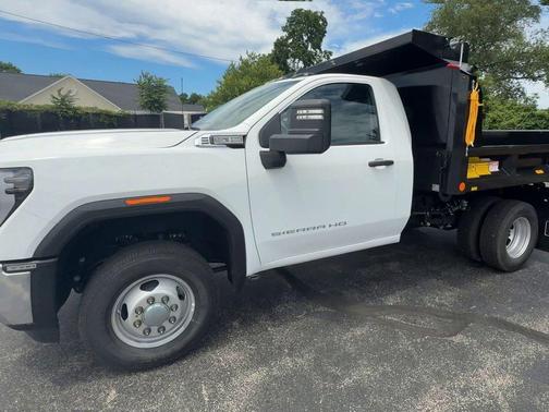 2025 GMC Sierra 3500 Pro