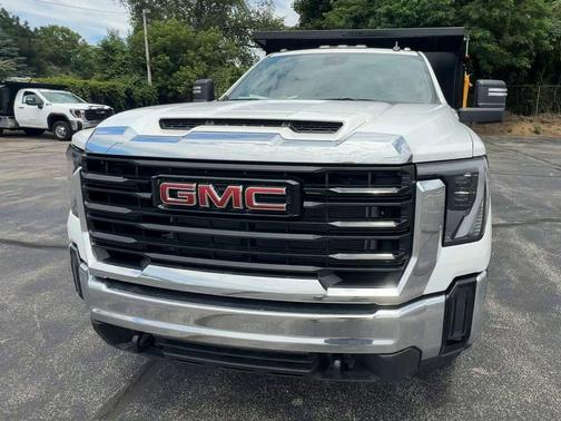 2025 GMC Sierra 3500 Pro