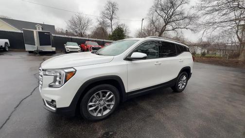 White 2022 GMC Terrain SLT