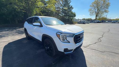 White 2022 GMC Terrain SLE