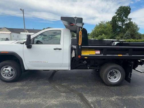 2025 GMC Sierra 3500 Pro