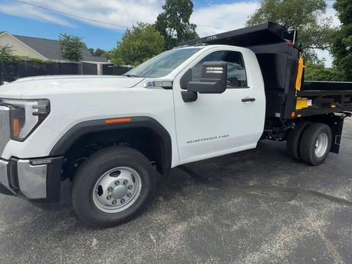 2025 GMC Sierra 3500 Pro