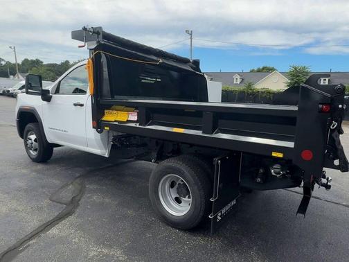 2025 GMC Sierra 3500 Pro