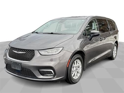 2023 Chrysler Pacifica Touring-L
