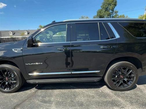 2023 GMC Yukon SLT