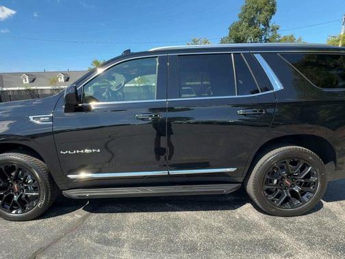 2023 GMC Yukon SLT