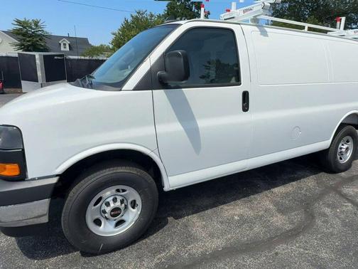 2025 GMC Savana 2500 Work Van