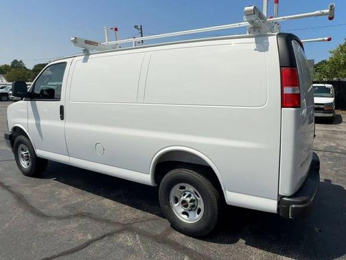 2025 GMC Savana 2500 Work Van