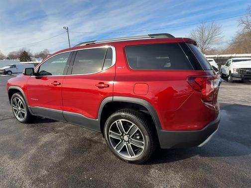 2023 GMC Acadia SLT