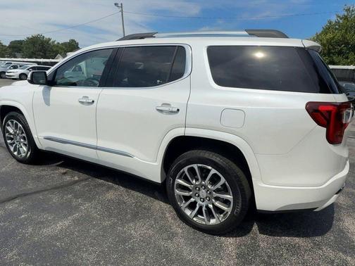 2022 GMC Acadia Denali