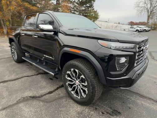 2024 GMC Canyon Denali