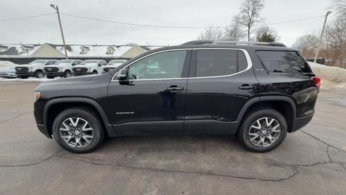 Black 2023 GMC Acadia SLE
