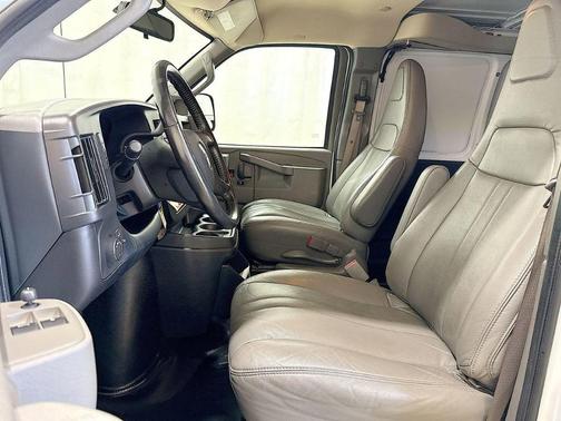 2023 GMC Savana 2500 Work Van