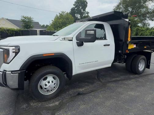 2025 GMC Sierra 3500 Pro